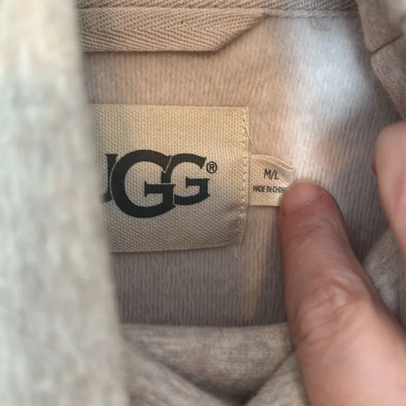 UGG fleece poncho - Picture 5 of 6